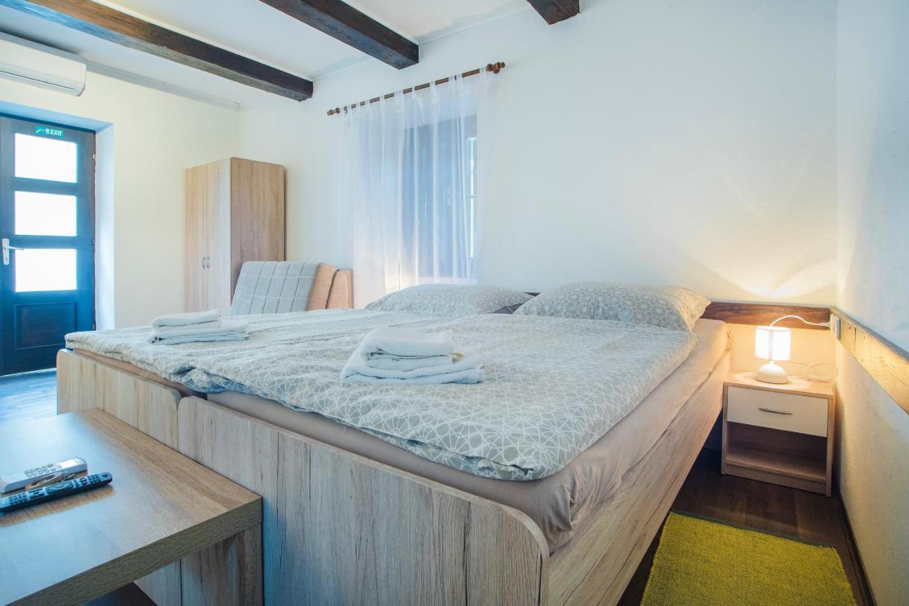 Pego Appartement Slunj Buitenkant foto